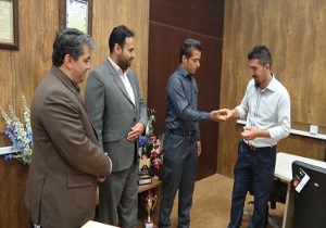 بازگرداندن دستبند طلای 36 گرمی توسط کارگر زحمت کش سنندجی به صاحبش