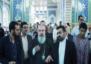 رهبر ارامنه قبرس برای اولین بار زائر حرم حضرت معصومه (س)