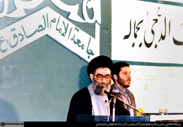 24 تصویر کمتر دیده شده از رهبر انقلاب در دوره ریاست جمهوری ایشان