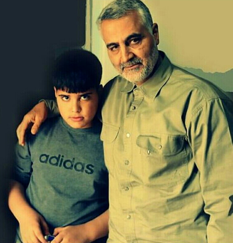 حاج قاسم و فرزند شهید فیروزی در یک قاب
