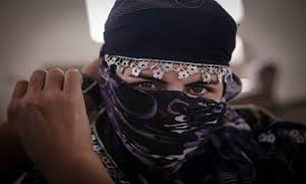 شکنجه و تجاوز، جلوی چشم زن داعشی