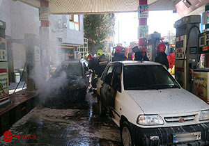 اطفا به موقع حريق 2 خودرو در جايگاه سوخت + تصاویر