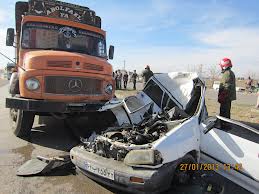 تصادف مرگبار وانت نيسان با پرايد چهار كشته و يك مجروح بجا گذاشت