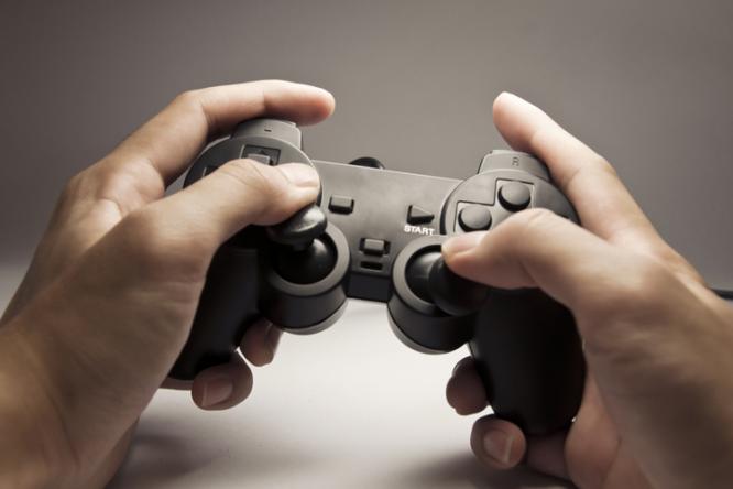 چين  15 سال بازي هاي كامپيوتري را ممنوع كرده بود.