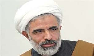 غبار روبی مزار شهدای مریوان با حضور معاون پارلمانی رییس‌جمهور