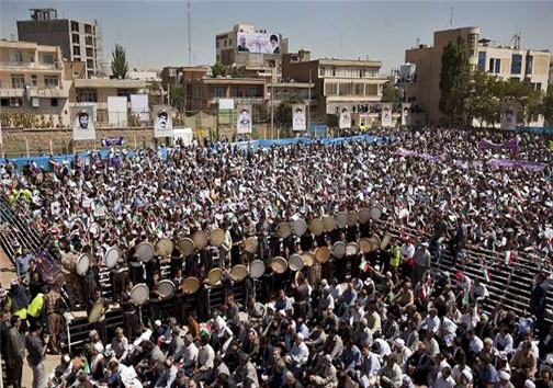 دف نوازی به افتخار روحانی +عکس