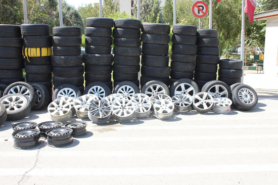 عاملان سرقت ریبنگ و لاستیک خودرو&zwnj;های شاسی بلند شمال شهر دستگیر شدند + تصاویر
