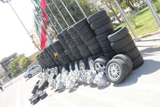 عاملان سرقت ریبنگ و لاستیک خودرو&zwnj;های شاسی بلند شمال شهر دستگیر شدند + تصاویر