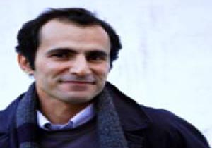 هنوز داستان‌هایم را بامداد می‌نویسم