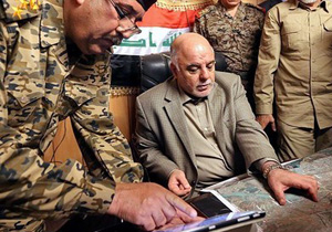 بازدید العبادی از مقر فرماندهی عمليات جنگ با داعش