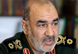 سردار سلامی از یگان&zwnj;های رزمایش اقتدار ثارالله بازدید کرد
