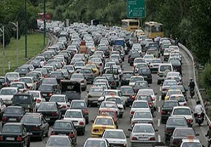 کاهش تردد جاده‌ای/ سهم 14 درصدی وسایل نقلیه سنگین