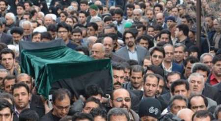 تشييع پيکر مادرشهيد احمد خانه زرين
