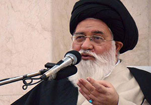 دشمنان انقلاب و اسلام همواره درصدد ایجاد افراط و تفریط در مسائل دینی هستند
