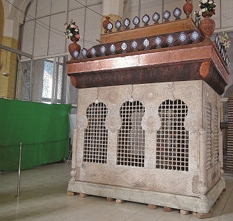 رونمایی از ضریح جدید حبیب بن مظاهر(رض) در عید غدیرخم