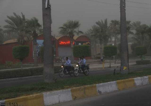 بندرعباس در غبار فرو رفت
