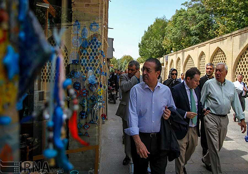 وزرای اسپانیایی در نصف جهان