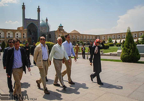 وزرای اسپانیایی در نصف جهان
