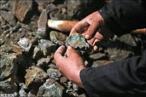 جستجوگر سنگ تزئینی در زیرکوه جان باخت