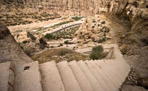 مرمت اولین بنای گنبددار ایرانی