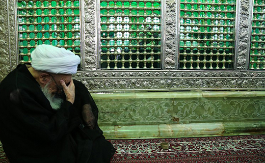 زیارت آیت الله صافی گلپایگانی از بارگاه امامزاده مبرقع(ع)&lrm;+تصاویر