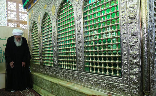 زیارت آیت الله صافی گلپایگانی از بارگاه امامزاده مبرقع(ع)&lrm;+تصاویر