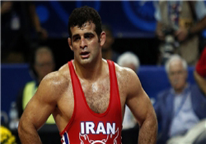 قهرمان کشتی دنیا دل کودکان بهزیستی را شاد کرد