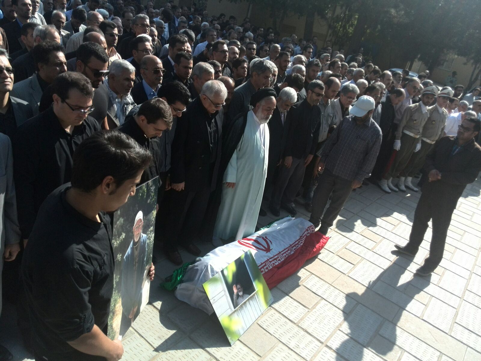پیکر مرحوم هدایت&zwnj;الله جهان&zwnj;آرا در قطعه 24 بهشت زهرا به خاک سپرده شد