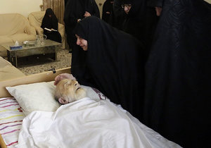 پیکر مطهر آیت‌الله خزعلی در حرم مطهر رضوی آرام گرفت