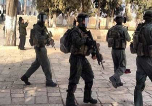 استفاده نظامیان صهیونیست از گاز اشک آور در شهر قدس