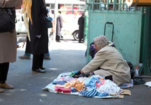 دختران لیسانس دستفروش