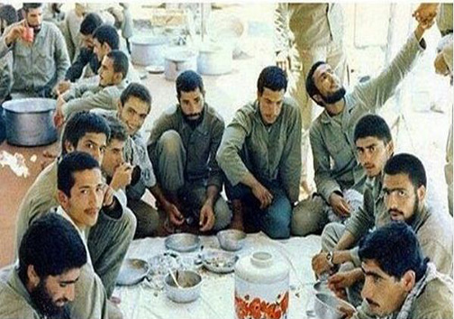 یک سفره پر از شهید+ عکس