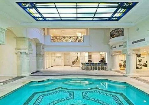 استخر در نشیمن منزل/مد جدید خانه های مایه دارها!+عکس