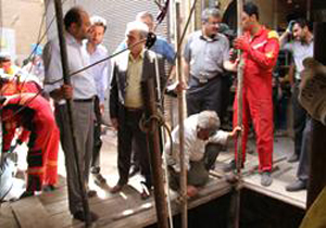 نجات معجزه آسای زن 45 ساله از قعر چاه در قزوین