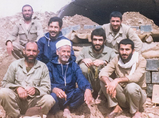 کلاشینکف به دست دیروز ؛دانشمند امروز
