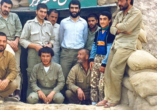 کلاشینکف به دست دیروز ؛دانشمند امروز