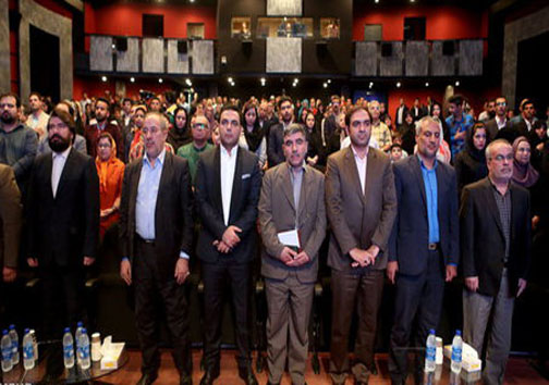 احسان علیخانی: &laquo;هفت&raquo; به من سپرده نشده است