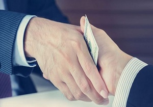 رقابت نابرابر بخش خصوصی با شرکت‌های شبه دولتی/ لزوم مبارزه با فروش اطلاعات