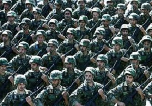 گرامیداشت هفته دفاع مقدس با رژه نیروهای مسلح