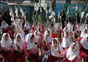 بازگشایی مدارس با جشن شکوفه ها