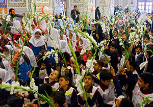 دوره جدیدی از زندگی شکوفه ها درحرم مطهر رضوی کلید خورد