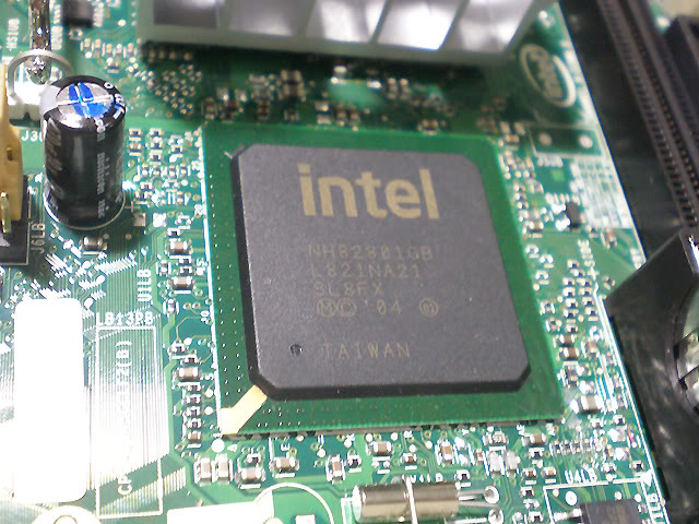 در هنگام خريد مادربورد به Chipset دقت كنيد