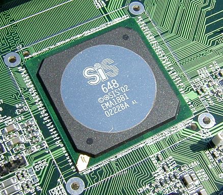 در هنگام خريد مادربورد به Chipset دقت كنيد