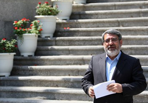 وزیر کشور وارد شهرکرد شد
