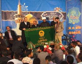 استقبال بی نظیر زنجانیها از پرچم سبز گنبد طلایی