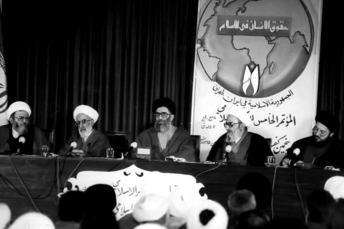 تصاویری از شهید آیت&zwnj;الله سیدمحمدباقر حکیم&zwnj; در کنار رهبر انقلاب