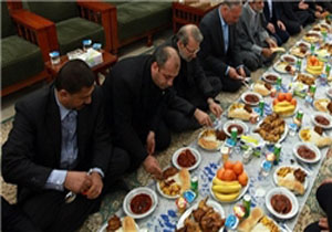 سفره رنگین لاریجانی با پول بیت‌المال صحت ندارد+تصاویر