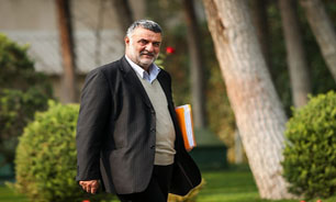 از تاخیر در پرداخت بدهی گندمکاران عذر خواهی می کنم