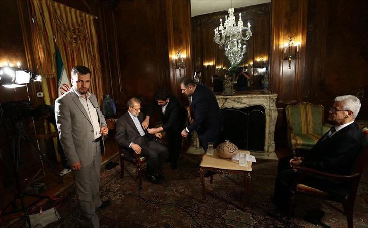 تصاویر لاریجانی و گفتگو با شبکه المیادین