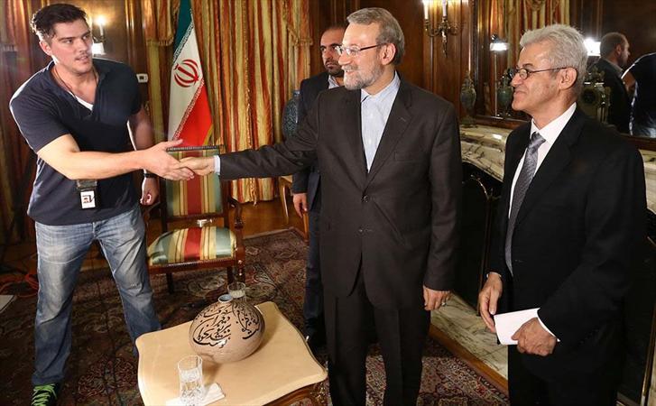 تصاویر لاریجانی و گفتگو با شبکه المیادین